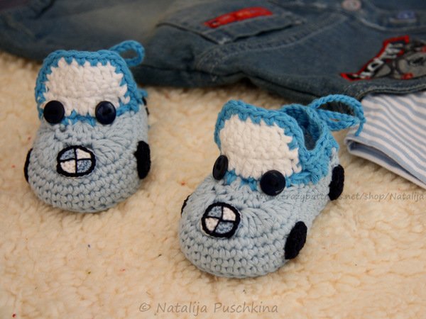 Crochet Pattern Baby booties 'BWM cars'
