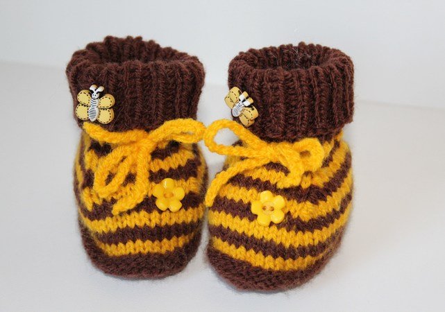 Strickanleitung Baby-Schuhe, Booties "Bienchen", Sohlenlänge 10 cm