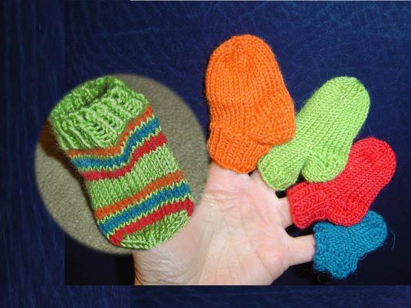 Strickanleitung Frühchen-Sockerl/Baby-/Puppensocken/Schlüsselanhänger..