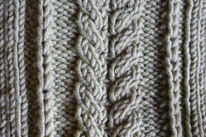 gestrickter Kinder Pullunder mit Zopf Gr.74/80/86