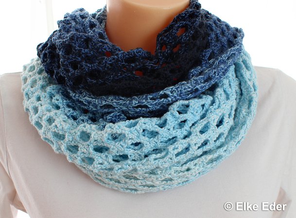 Triangular Scarf "Aquamarine" – Crochet Pattern