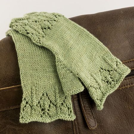 Strickanleitung Leah Set (Mütze, Tuch, Stulpen) mit schönem Lochmuster