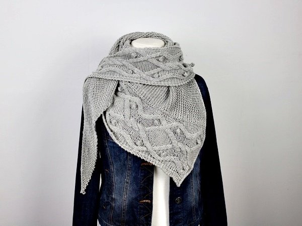 Knitting pattern shawl "Cables over Cables"