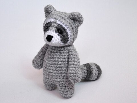 racoon - crochet pattern by NiggyArts