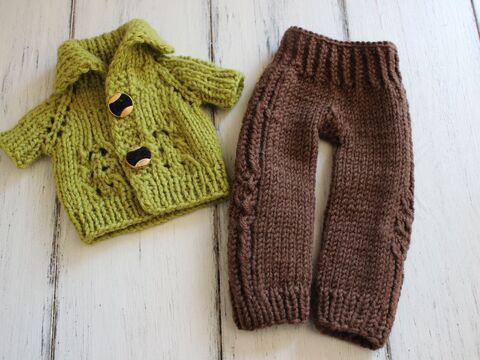 12-inch Dolls Jacket and Leggings Knitting Pattern 01