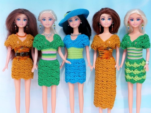 Modernes Puppenkleid mit Sommerhut für kleine Puppen - Häkelanleitung