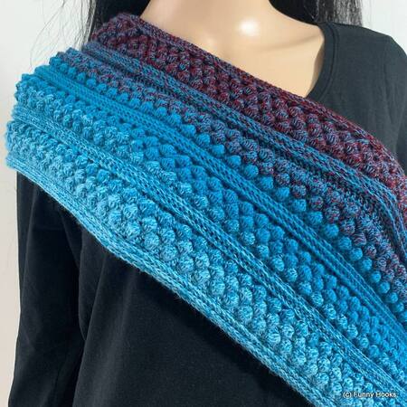 Noppi - cosy crochet loop