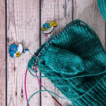 Strickanleitung für Mittens mit oder ohne Käppchen - TwoTwentyThree