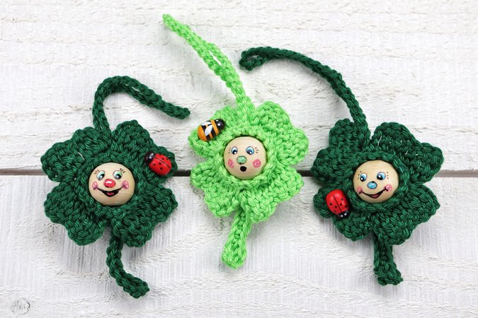 Häkelanleitung Glücksklee als Anhänger und Pin