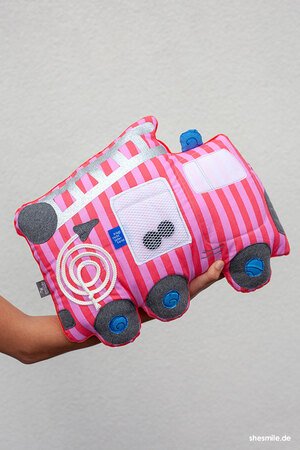 Feuerwehr-Kuschelkissen "Fred" (Nähanleitung und Schnittmuster)